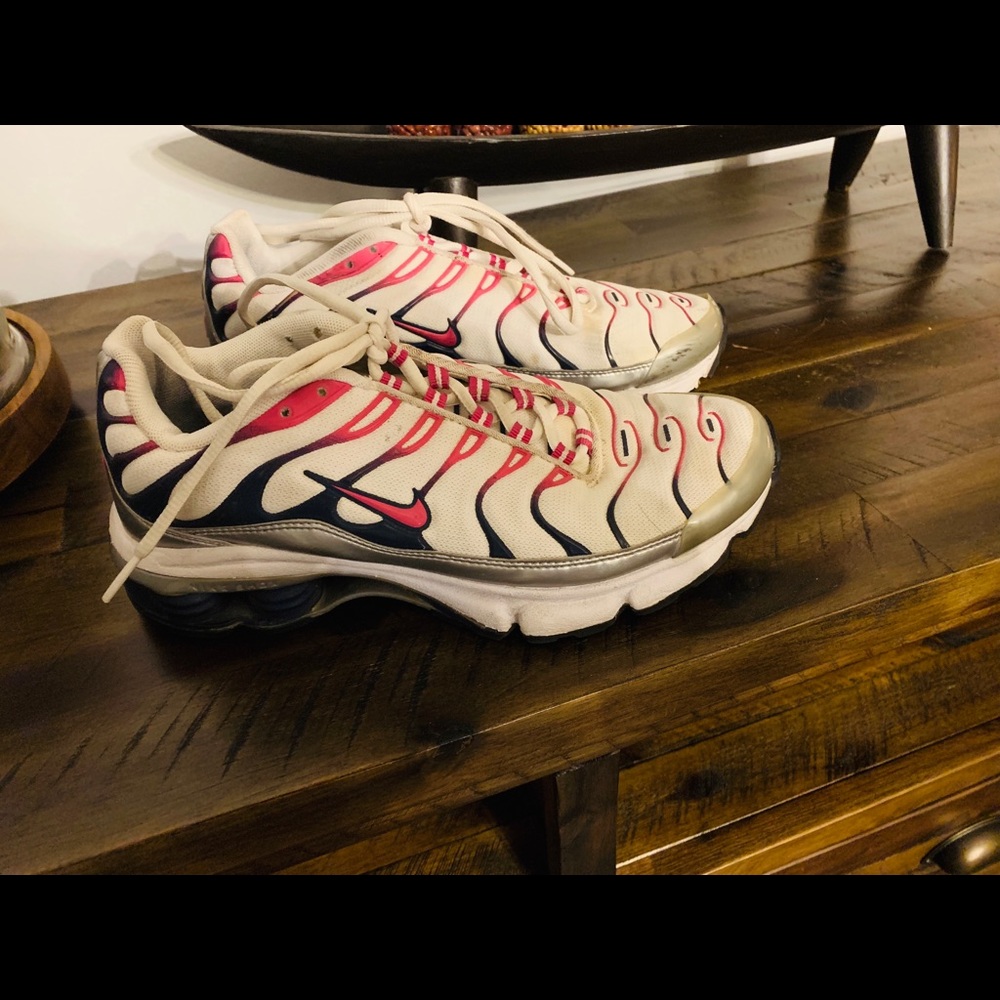 Nike shox size 8 worn a few times
